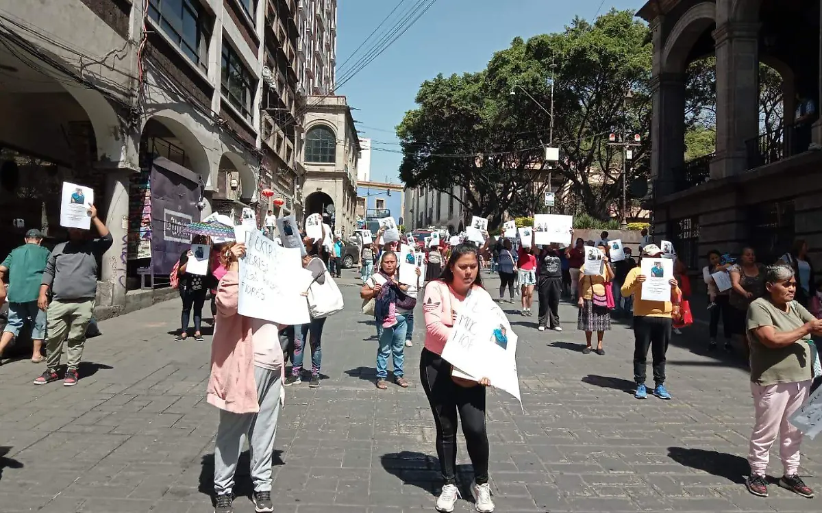 LUIS-F11JES Vecinos de la colonia Patios de la Estación exigen su apoyo Gobierno del Estado. Foto Jessica (4)